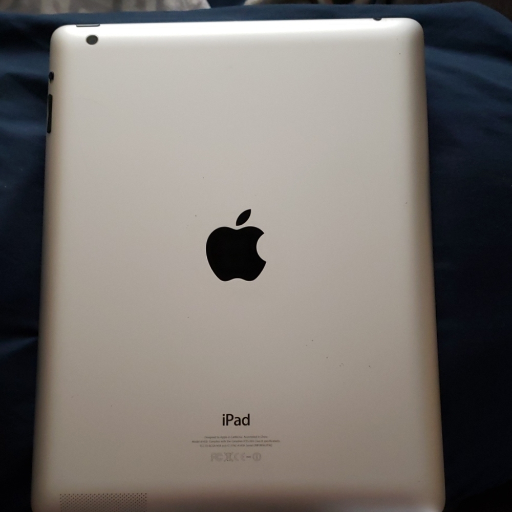 iPad Model #1458 - Picture 2 of 8